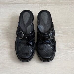 Clarks Black Textured Slip-On Mule Sandals
